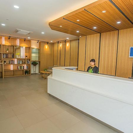 Hi Inn Kanton Exteriér fotografie